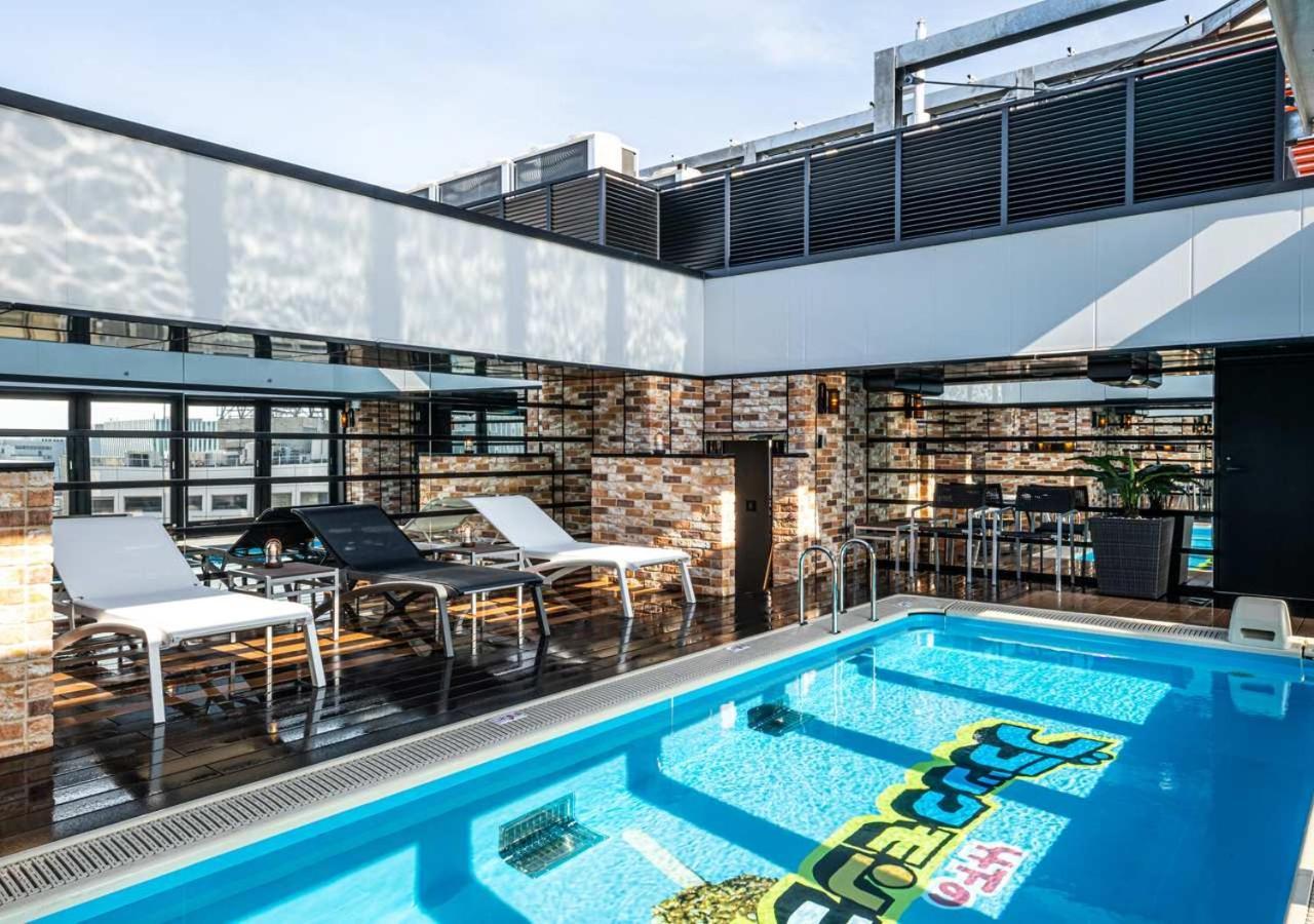 Apa Hotel & Resort Hakata Ekihigashi Fukuoka  Exterior photo